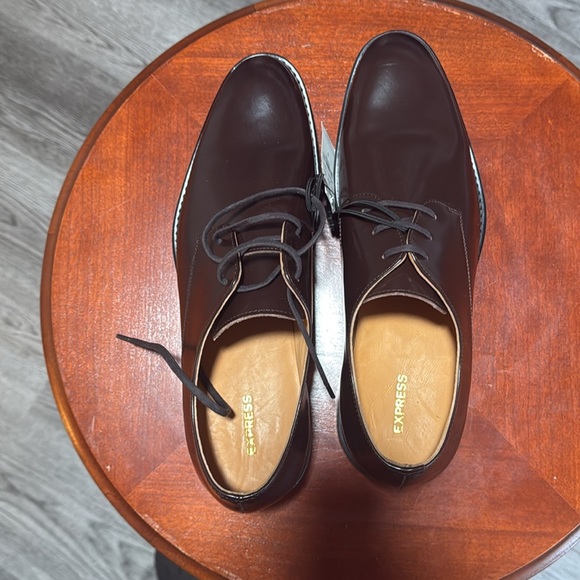 Leather Upper
Leather Lining
Man Made Sole
New w/ Tags main image 4